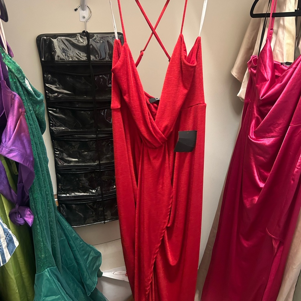 Lulu's Striking Red Midi Dress
